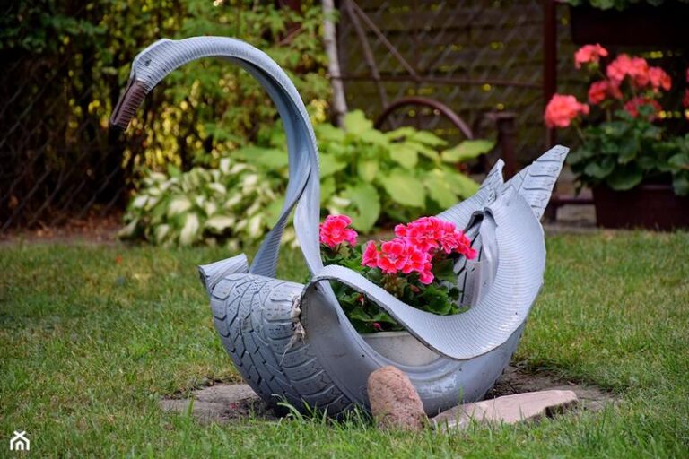 Kreatywne sposoby na to, jak zrobić kwietniki z opony w ogrodzie