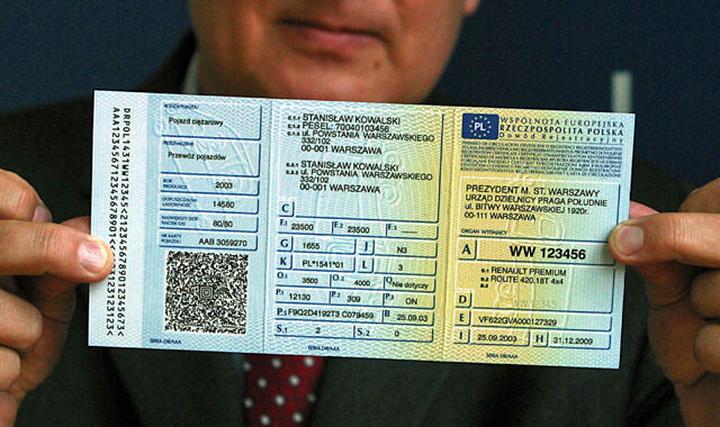 Co musisz wiedzieć o dokumentach potrzebnych do zarejestrowania samochodu?