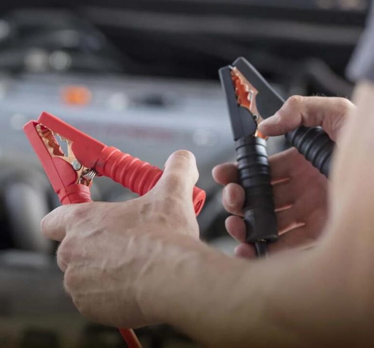 Jak prawidłowo podłączyć kable do odpalenia samochodu?