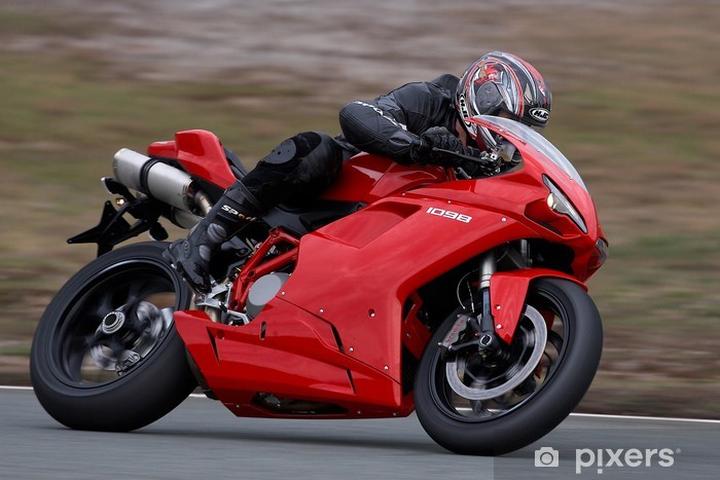 Jaki motocykl na tor? Przewodnik po najlepszych modelach dla amatorów wyścigów