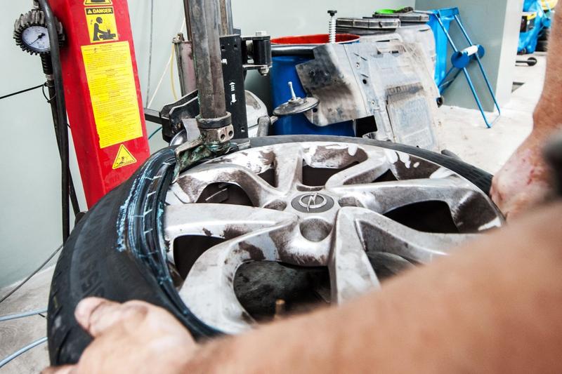 Koszt wymiany opon 2026