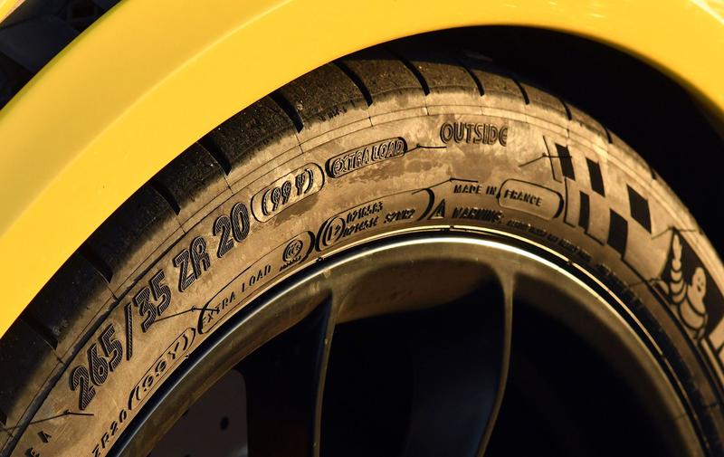 Zalety opon wzmacnianych