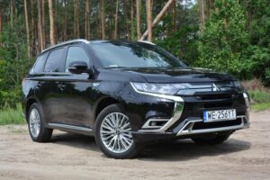 Ile pali Mitsubishi Outlander? Odkryj fakty na temat jego zużycia paliwa