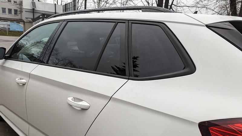 Techniki aplikacji folii na szyby