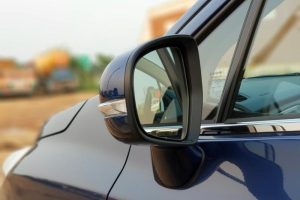 Jakie lusterko do samochodu wybrać, aby poprawić bezpieczeństwo i komfort jazdy?