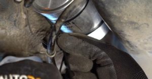 Praktyczny przewodnik: Jak samodzielnie wymienić filtr paliwa w Golfie IV