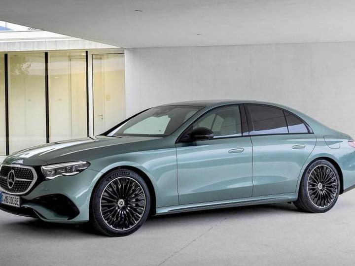 Jak otworzyć maskę Mercedes E Klasa