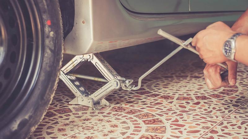 Podnoszenie samochodu