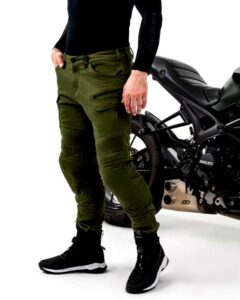 Jak dbać o swoje jeansy motocyklowe – praktyczny przewodnik prania