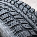 Opony zimowe Pirelli czy Continental – które lepiej sprawdzą się w trudnych warunkach?